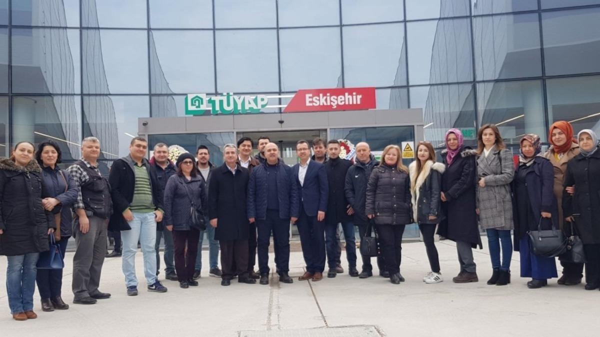 K&uuml;tahyalı eğitimciler Eskişehir T&Uuml;YAP Fuarında