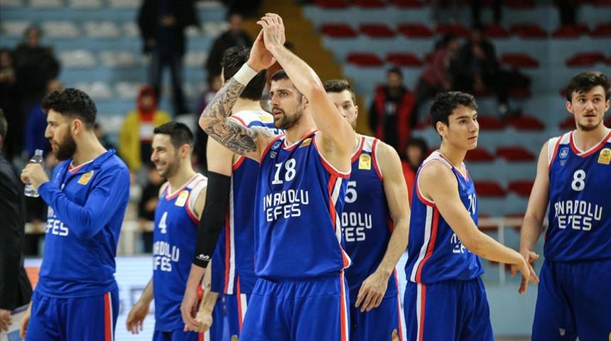 Anadolu Efes'ten üst üste 10'uncu galibiyet