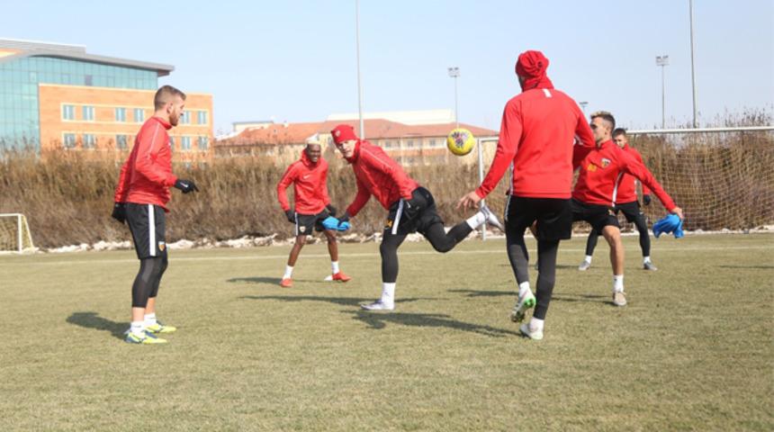 Kayserispor'da Emre Taşdemir kadrodan çıkarıldı