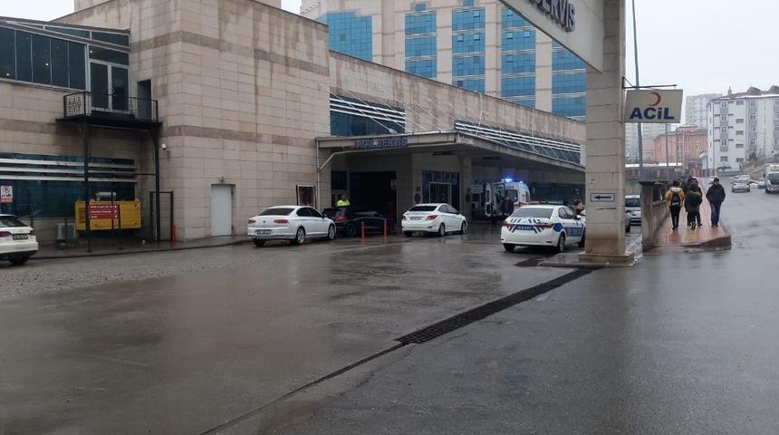 Siirt&rsquo;te tarım aracı devrildi: 2 yaralı