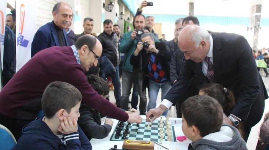 S&ouml;ke&rsquo;de satran&ccedil; turnuvası d&uuml;zenlendi