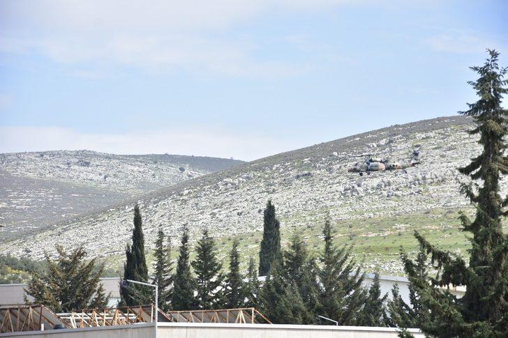 Sınırda askeri helikopter hareketliliği G4