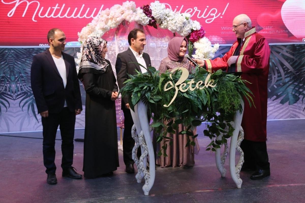 Kazım Kurt fuarda nik&acirc;h kıydı