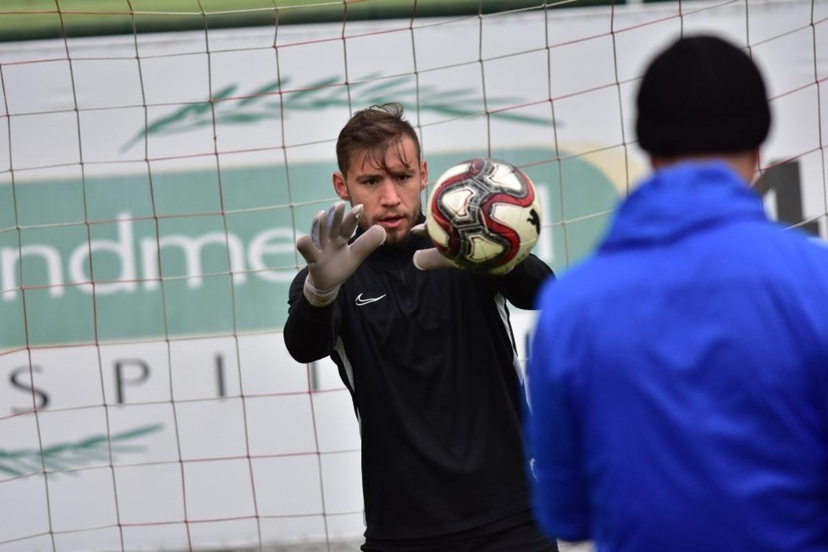 Manisa FK ma&ccedil; saatini beklemeye başladı