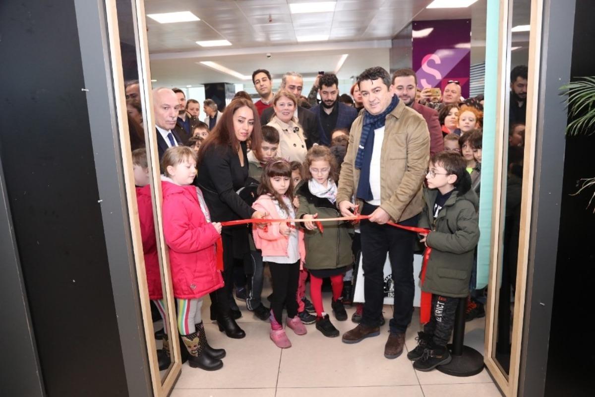 T&uuml;rk ve İranlı ressamların eserleri aynı sergide buluştu