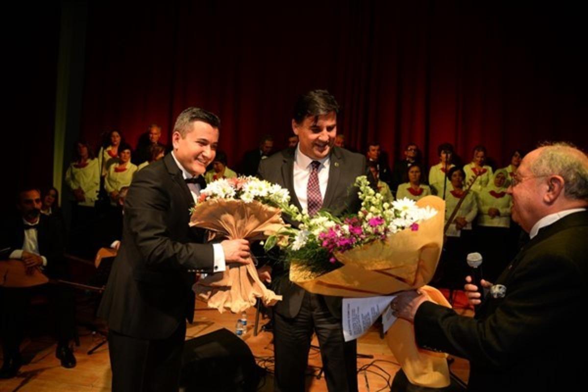 K&uuml;lt&uuml;r Derneği, verdiği konserle mest etti