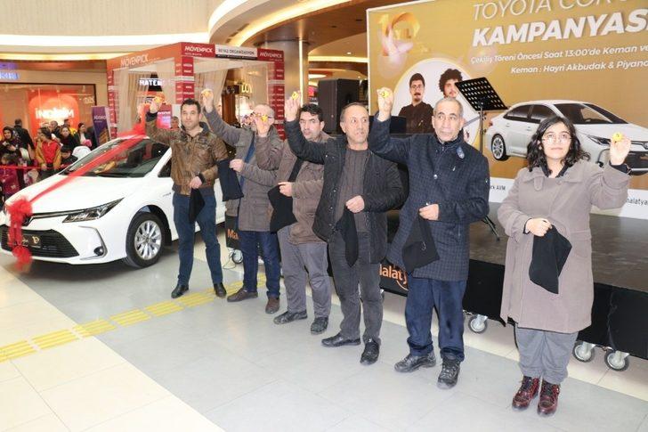 600 TL’lik alış veriş ile 200 bin TL değerinde aracın sahibi oldu G2