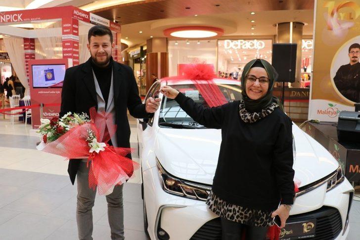 600 TL’lik alış veriş ile 200 bin TL değerinde aracın sahibi oldu G3