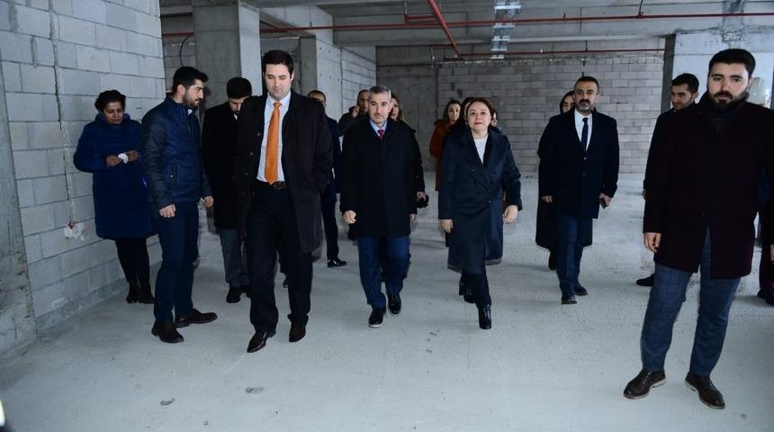 Turgut &Ouml;zal &Uuml;niversitesi Beylerderesi kamp&uuml;s inşaatı y&uuml;kseliyor.