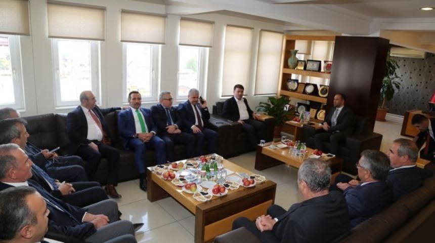 Komşu İllerin Vali, Belediye Başkanı, İl Genel Meclis Başkanları Niğde Belediye Başkanı Emrah &Ouml;zdemir&rsquo;e Ziyaret