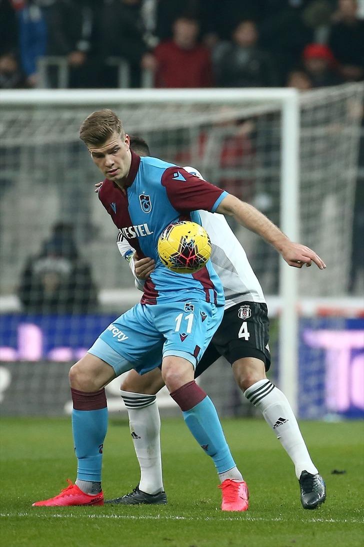 Beşiktaş Trabzonspor maçında faul itirazı! G2