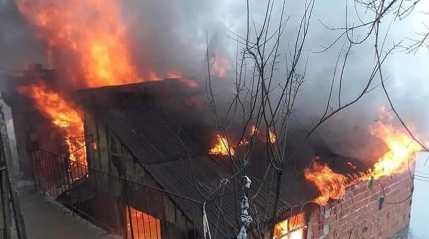 K&ouml;y evinde &ccedil;ıkan yangın korkuttu