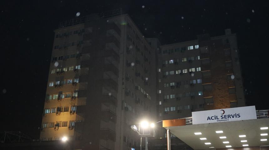 Düğün salonu, savaş alanına döndü! Yaralılar var