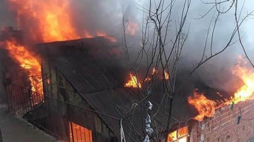 Giresun'un Güce ilçesinde köy evinde çıkan yangın korkuttu