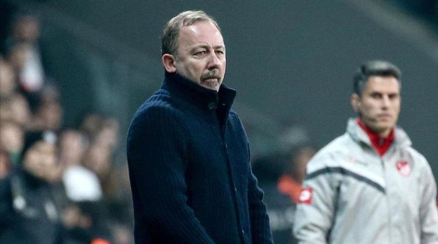 Sergen Yalçın: Karius gelecek sezon yok