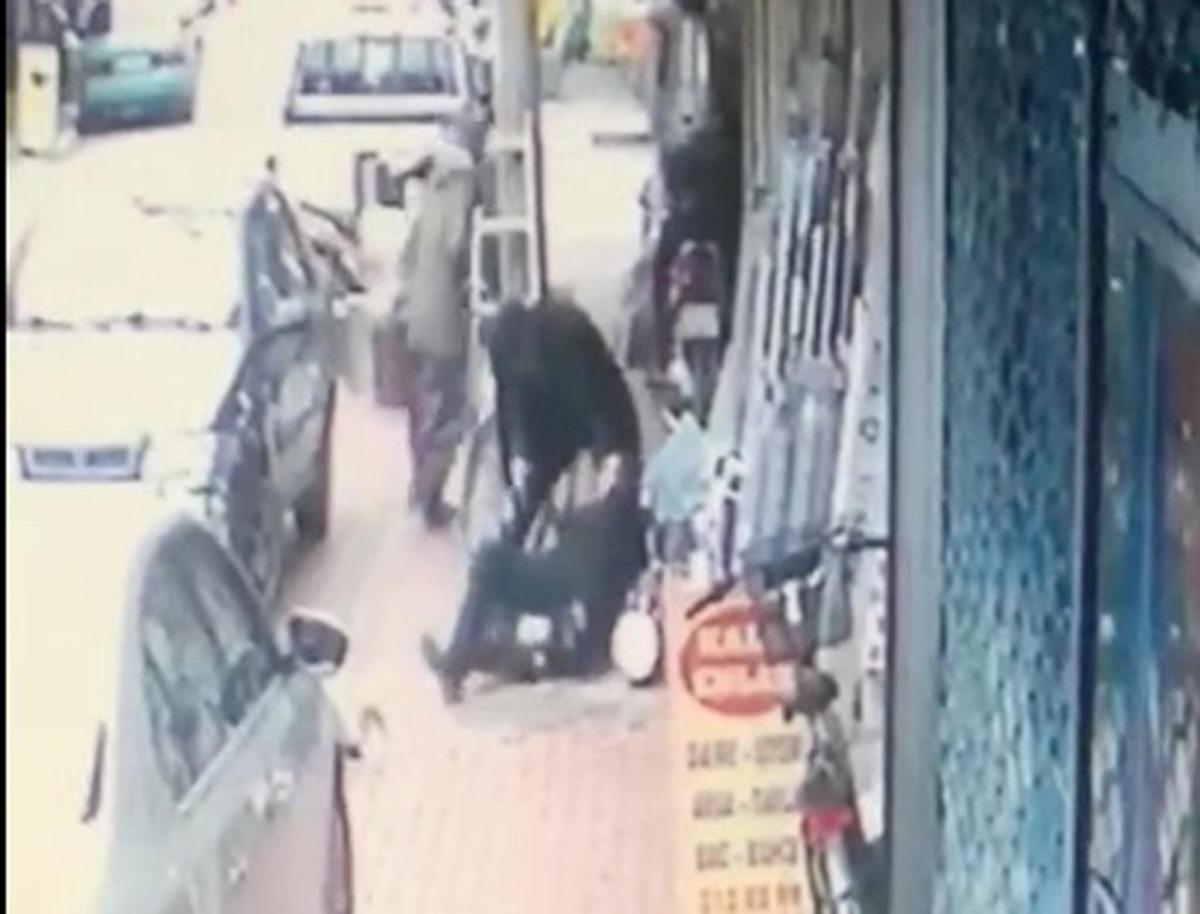 Manisa'daki sokak ortasındaki kanlı cinayet g&uuml;venlik kamerasında