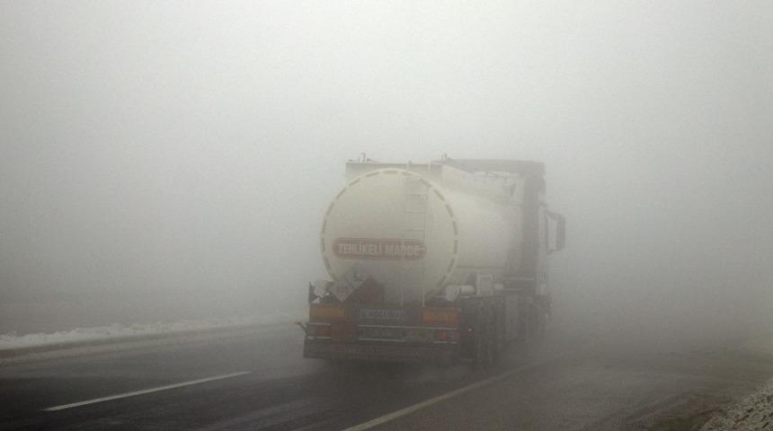 Erzincan&rsquo;ı sis kapladı