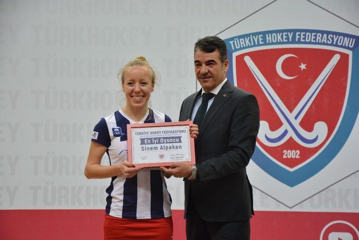 Hokey’e gönül vermiş iki Türk kızı G5