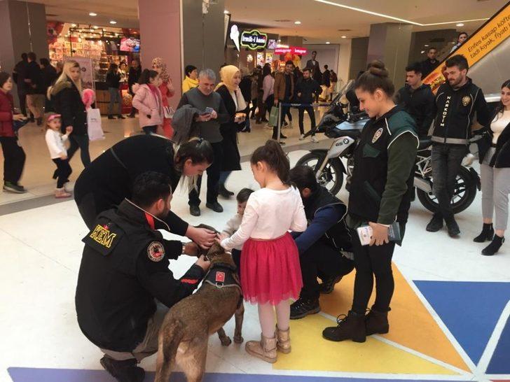 Bursa’da AVM’de narkotik nokta uygulaması G4