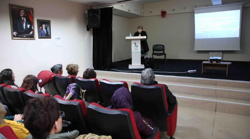 Bayraklı&rsquo;da ailelere iletişim semineri