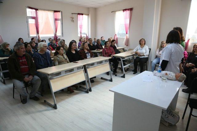 Erdal İnönü Halk Merkezi’nde ilk yardım eğitimi düzenlendi