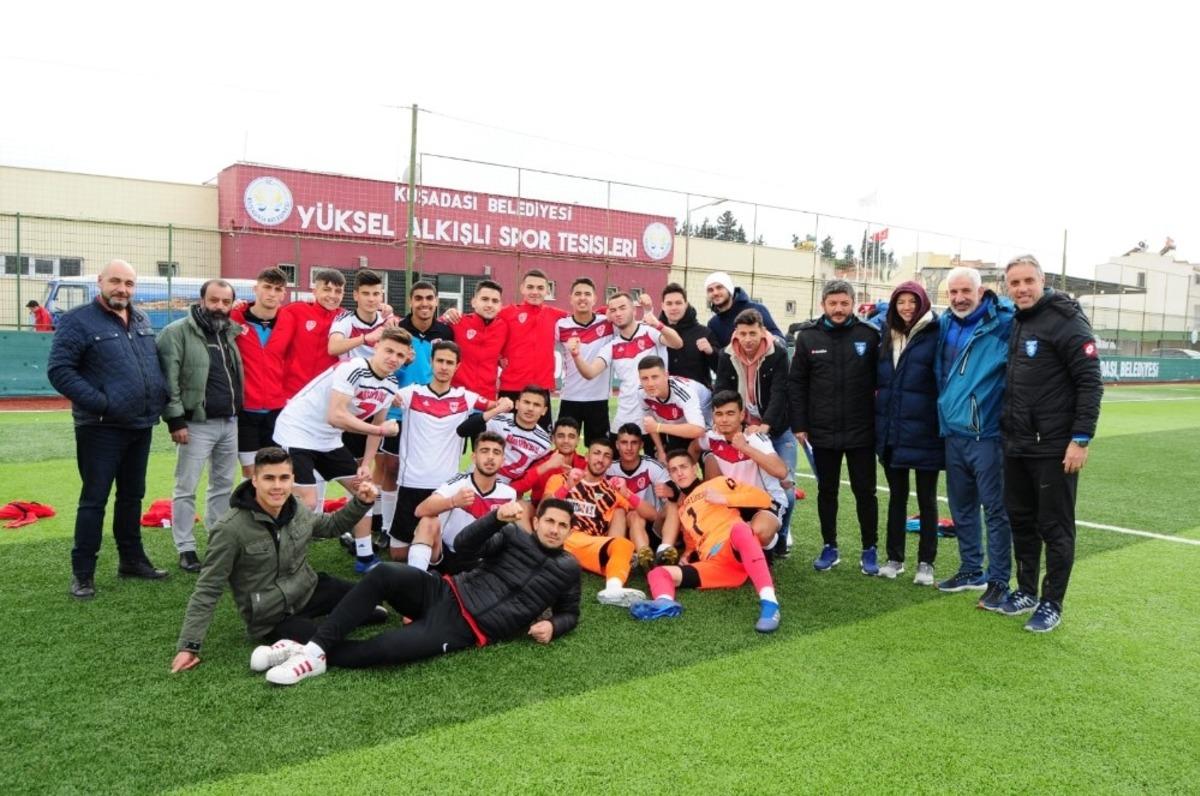 Manisa Spor Lisesi yarı finale y&uuml;kseldi