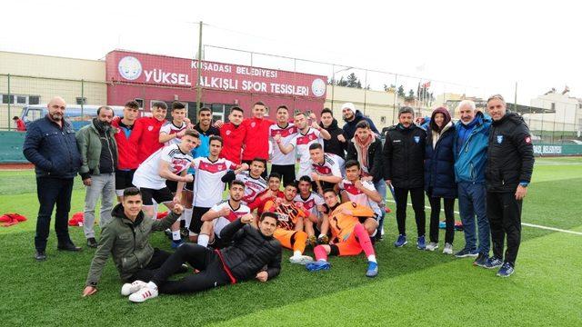 Manisa Spor Lisesi yarı finale yükseldi