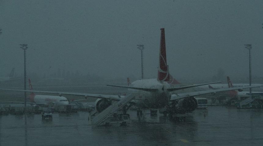 Erzincan&rsquo;da yoğun sis hava ulaşımını olumsuz etkiledi