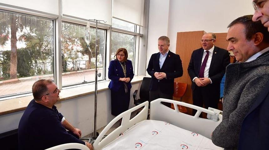 Gaziantep protokol&uuml;nde Belediye Başkanı Bulut&rsquo;a ge&ccedil;miş olsun ziyareti