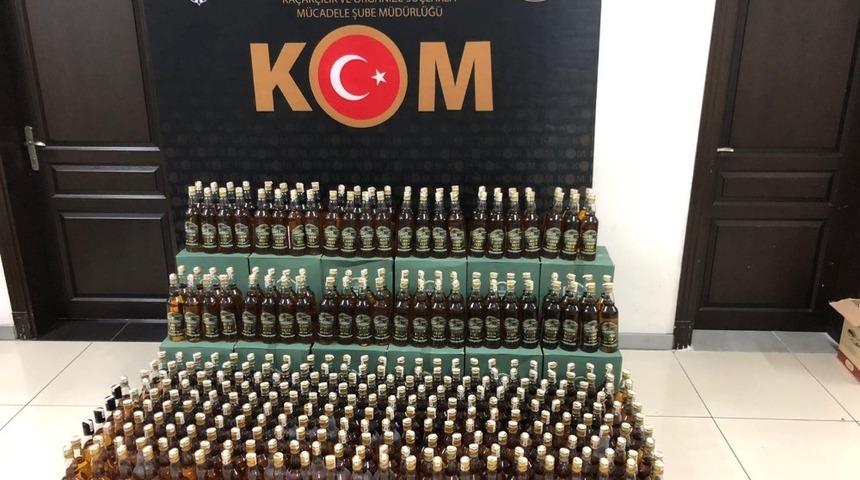 Mersin&rsquo;de 617 şişe sahte i&ccedil;ki ele ge&ccedil;irildi