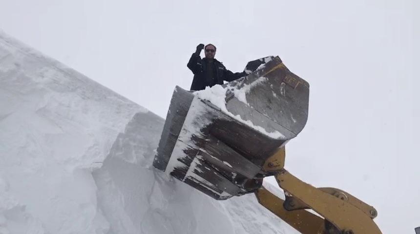 Kar kalınlığı 6 metreyi aştı