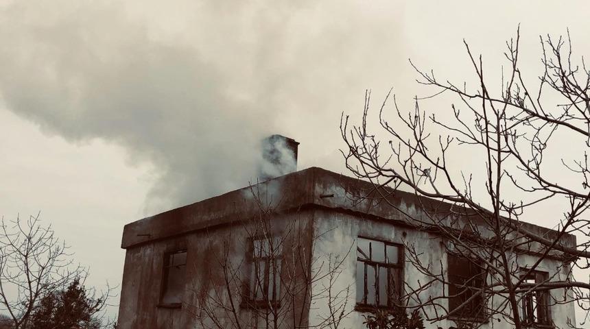 Gerze’de ev yangını