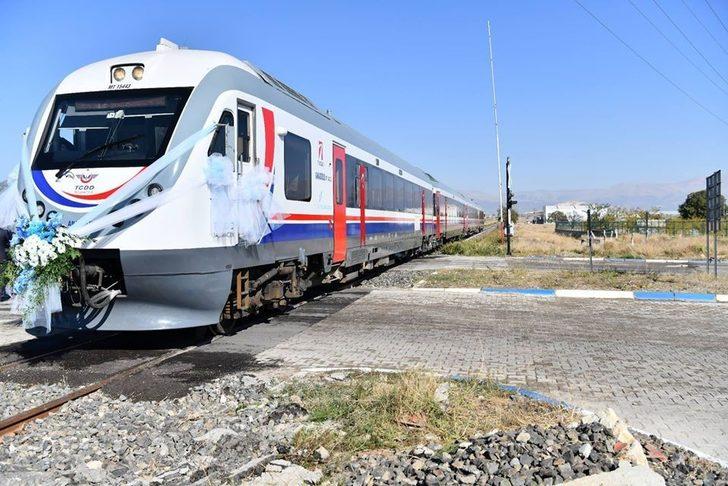 Göller Ekspresi’ne yolcuları Vali Seymenoğlu uğurladı G5