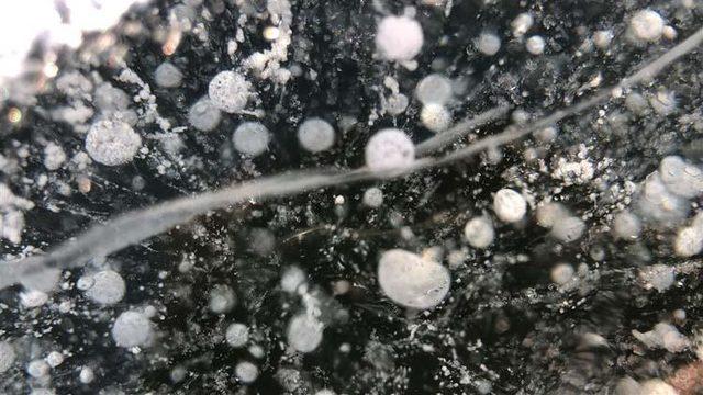 Ürküten sesler! Aygır Gölü'ndeki buzullar erimeye başladı! 