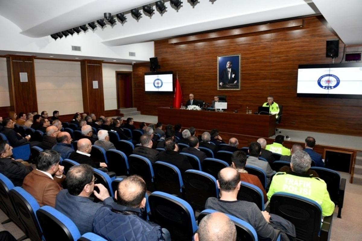 Mersin&rsquo;de otob&uuml;s kazalarının &ouml;nlenmesine y&ouml;nelik toplantı