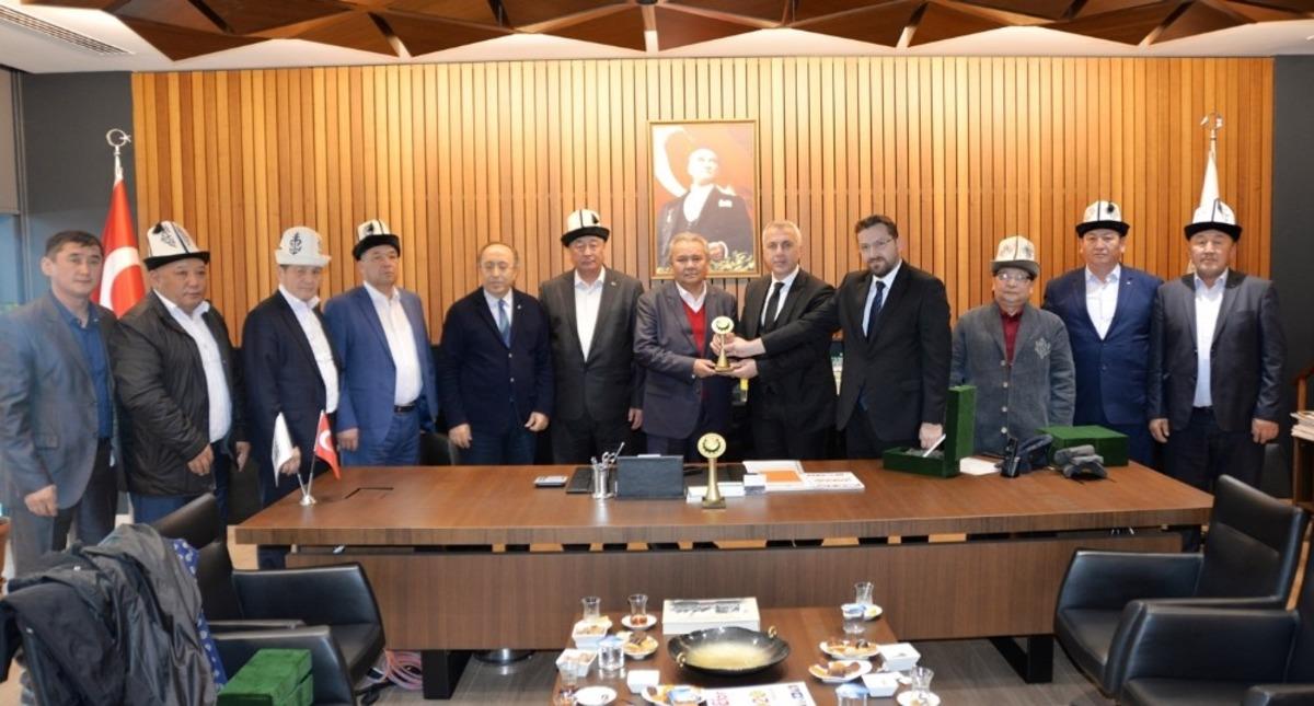 Kırgızistan heyeti Hendek&rsquo;e hayran kaldı