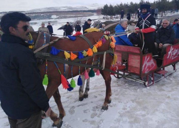 Kültür ve Turizm Bakanı Mehmet Nuri Ersoy Eskimo usulü balık avladı G2
