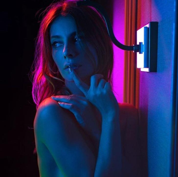 Tuba Ünsal'dan sütyensiz poz!  G3