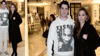 Oğluyla hasret giderdi