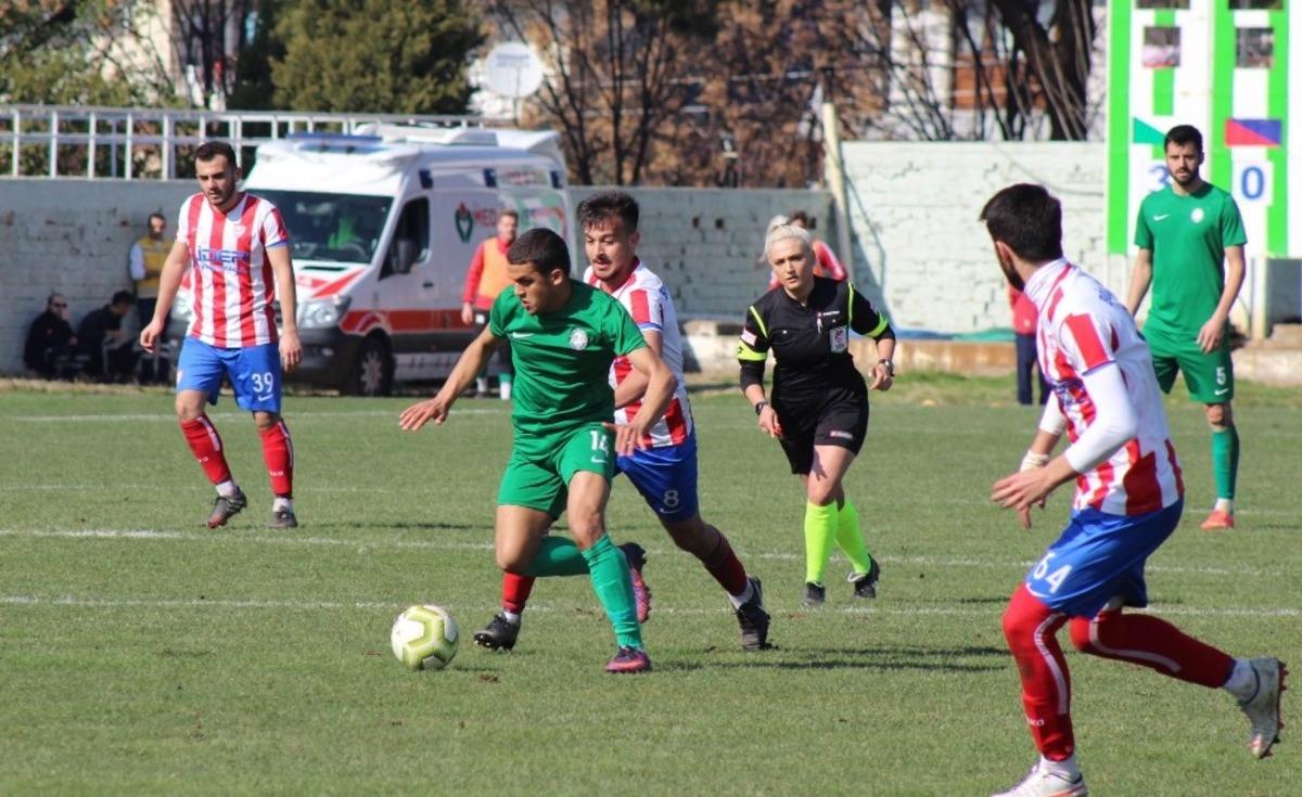 Salihli Belediyespor 3 puanı 3 golle aldı