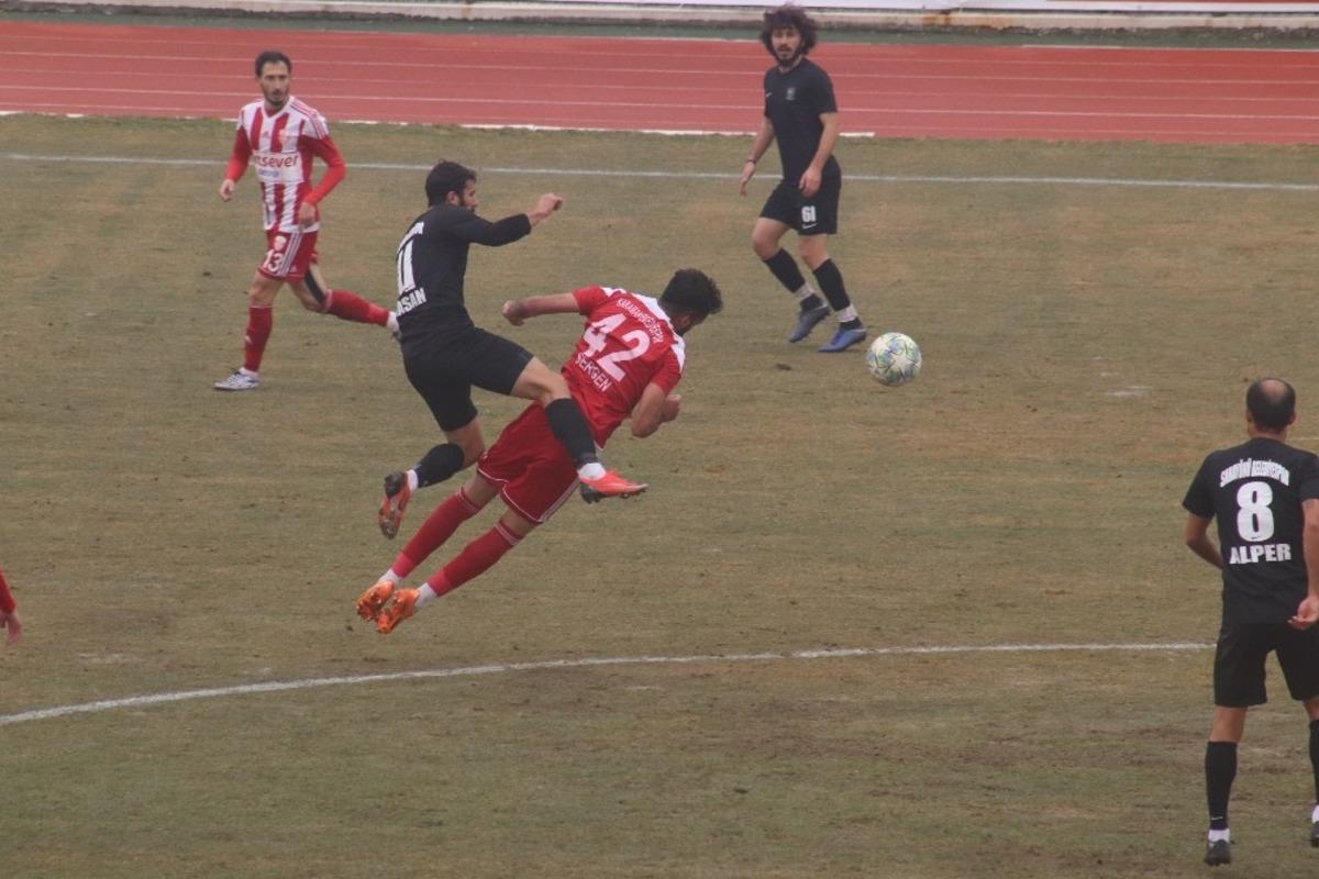 Karaman Belediyespor &uuml;&ccedil; puanı 4 golle aldı