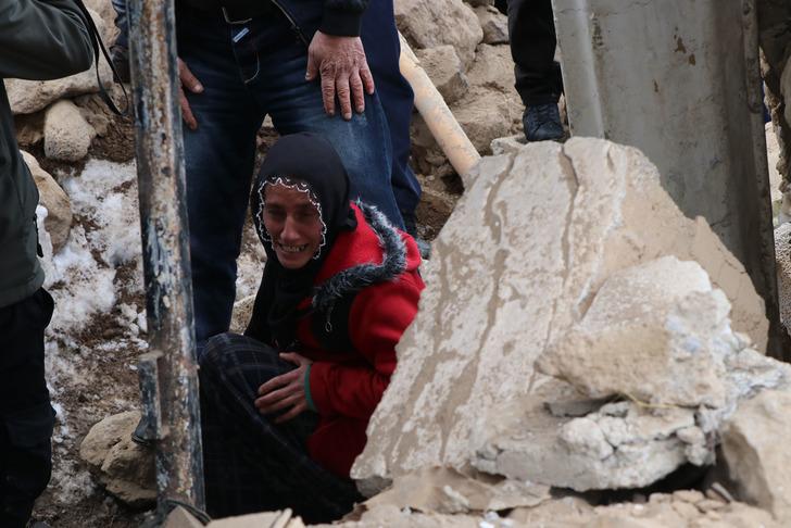 Van'da yürek yakan feryat! Depremde 3 çocuğunu ve eşini kaybetti G4