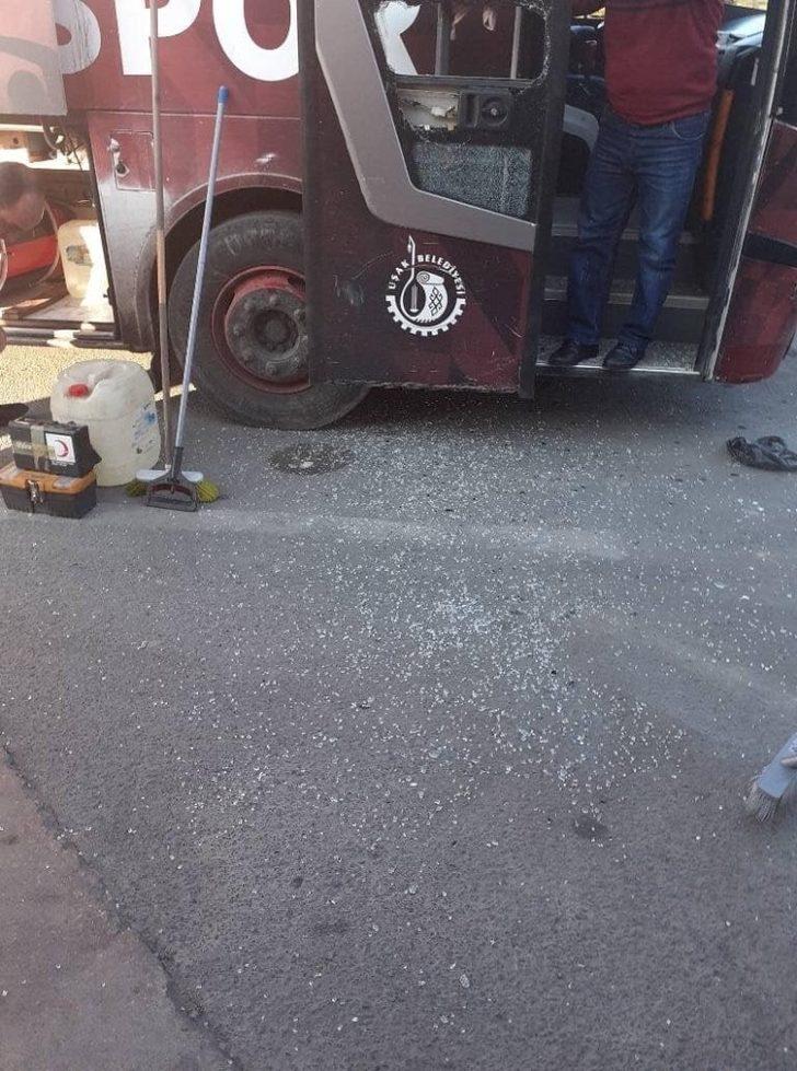 Uşakspor kafilesini taşıyan otobüslere taşlı saldırı G3