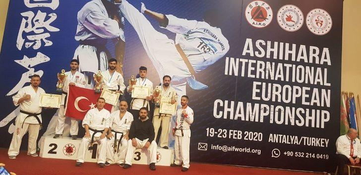 Devrekli sporcular Ashihara Karate Avrupa Şampiyonasında derece aldı G1