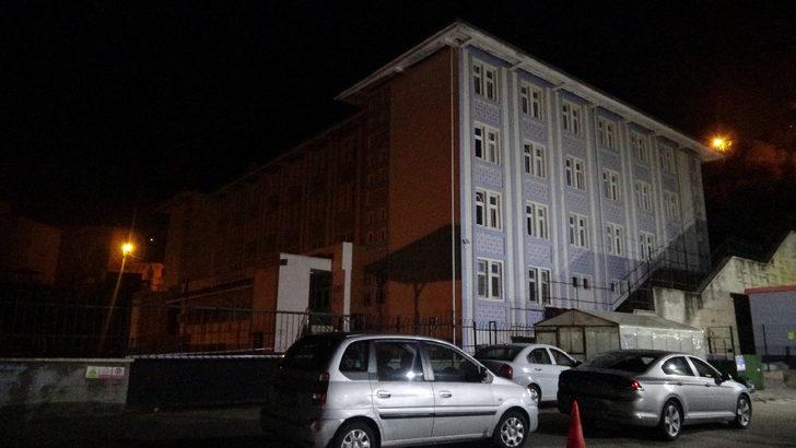 Mersin'de istinat duvarı yurdun üzerine devrildi! Olay sonrası ekipler harekete geçti G1