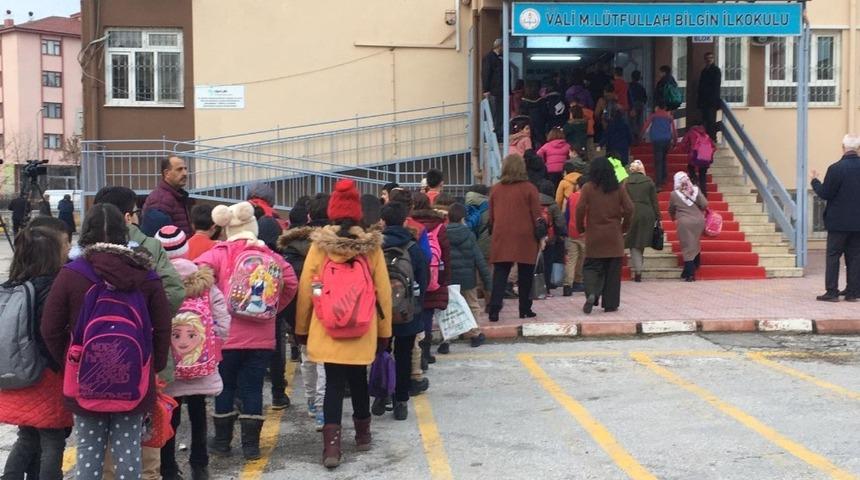 Elazığ'da depremin ardından ilk ders zili çaldı