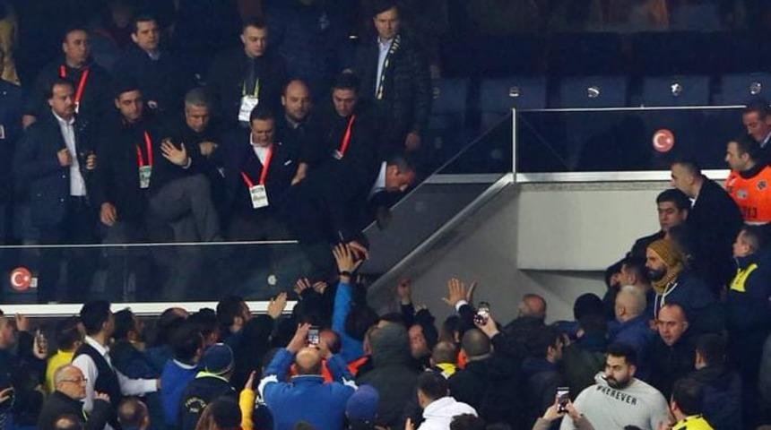 Ali Ko&ccedil;'tan Fenerbah&ccedil;e taraftarına: SATMAYIN BENİ