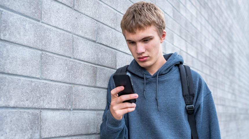 Gençlerin yeni fobisi: Telefonda konuşmak