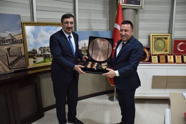 AK Parti Genel Başkan Yardımcısı Yılmaz’dan Başkan Beyoğlu’na ziyaret