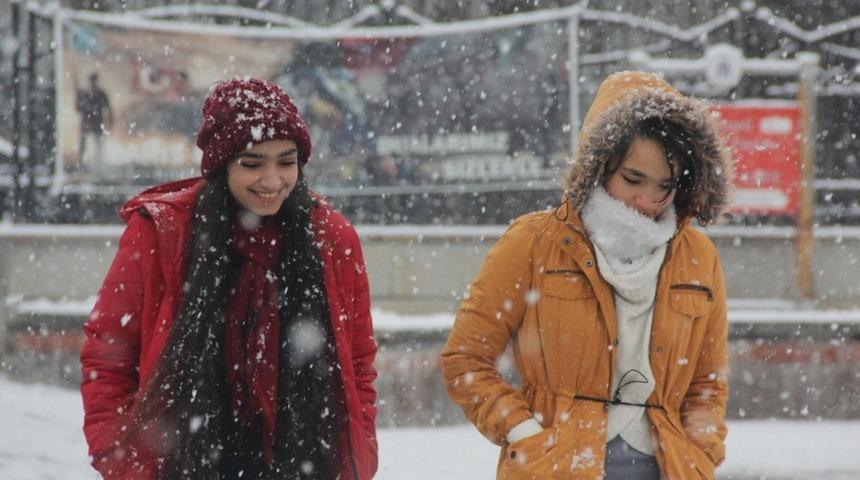 Doğu&rsquo;da aralıklı kar yağışı etkili olacak